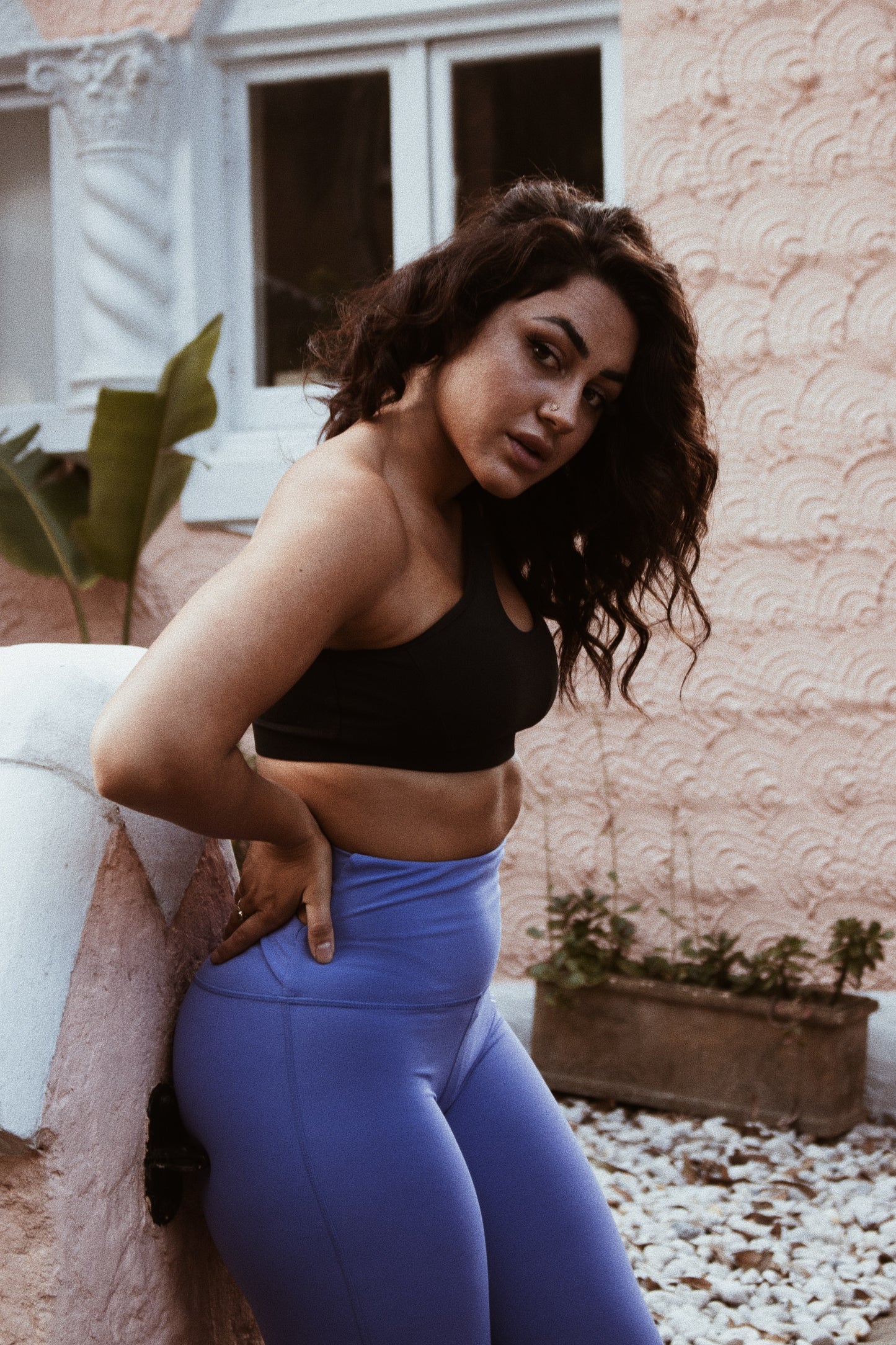 Gerrycan Kye One Sleeve compression Support Crop Top - Black