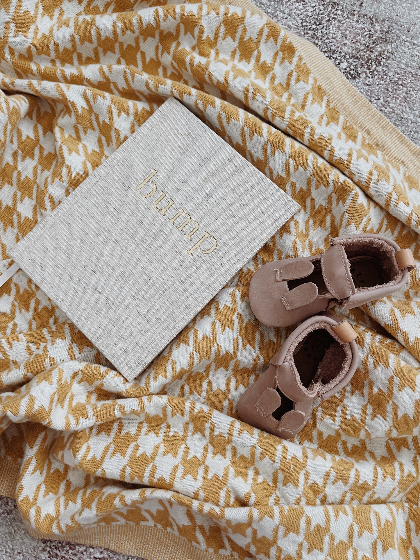 HOUNDSTOOTH BLANKET- LEMON