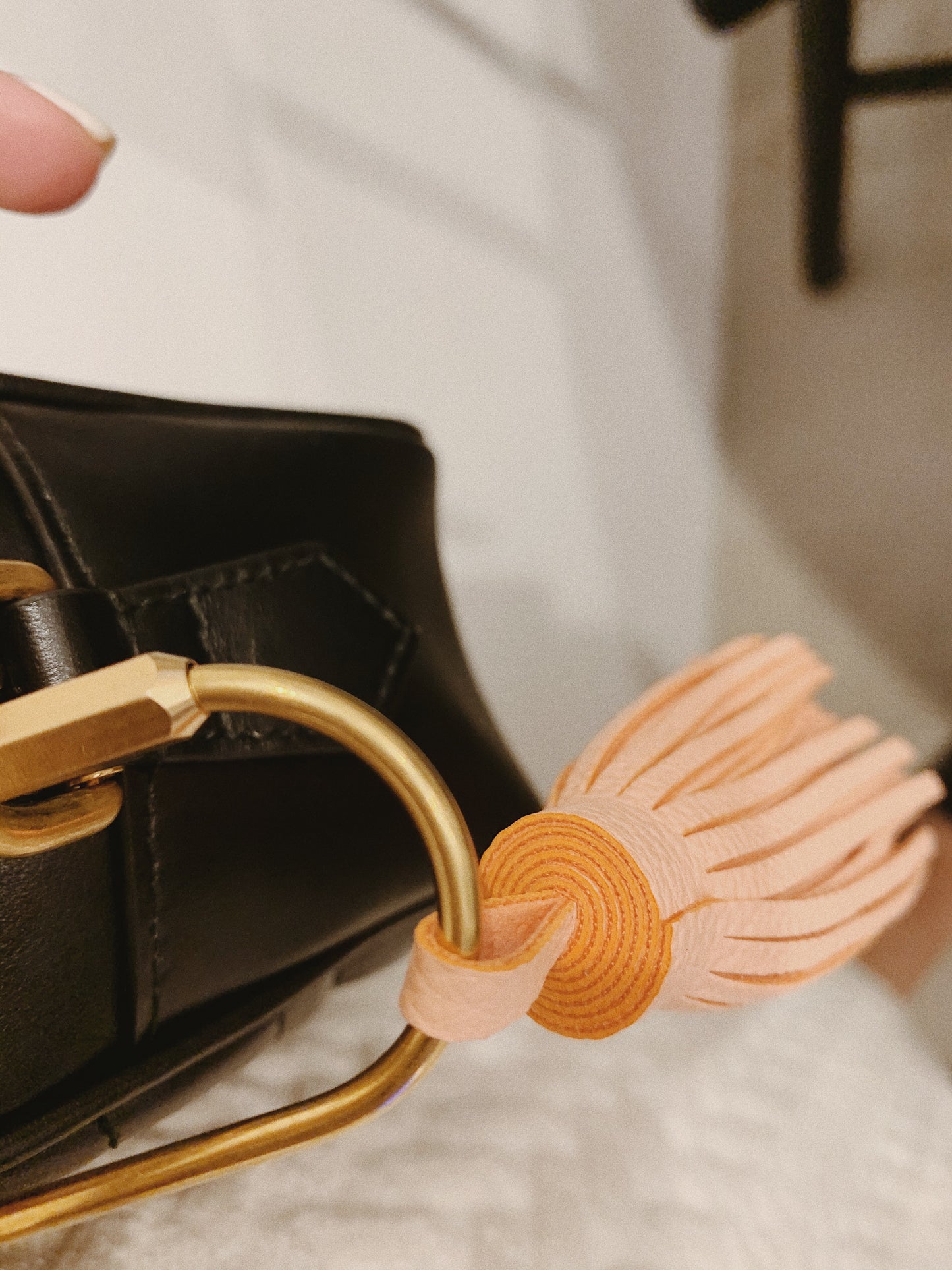 METAL + TASSEL KEY HOLDER BLUSH
