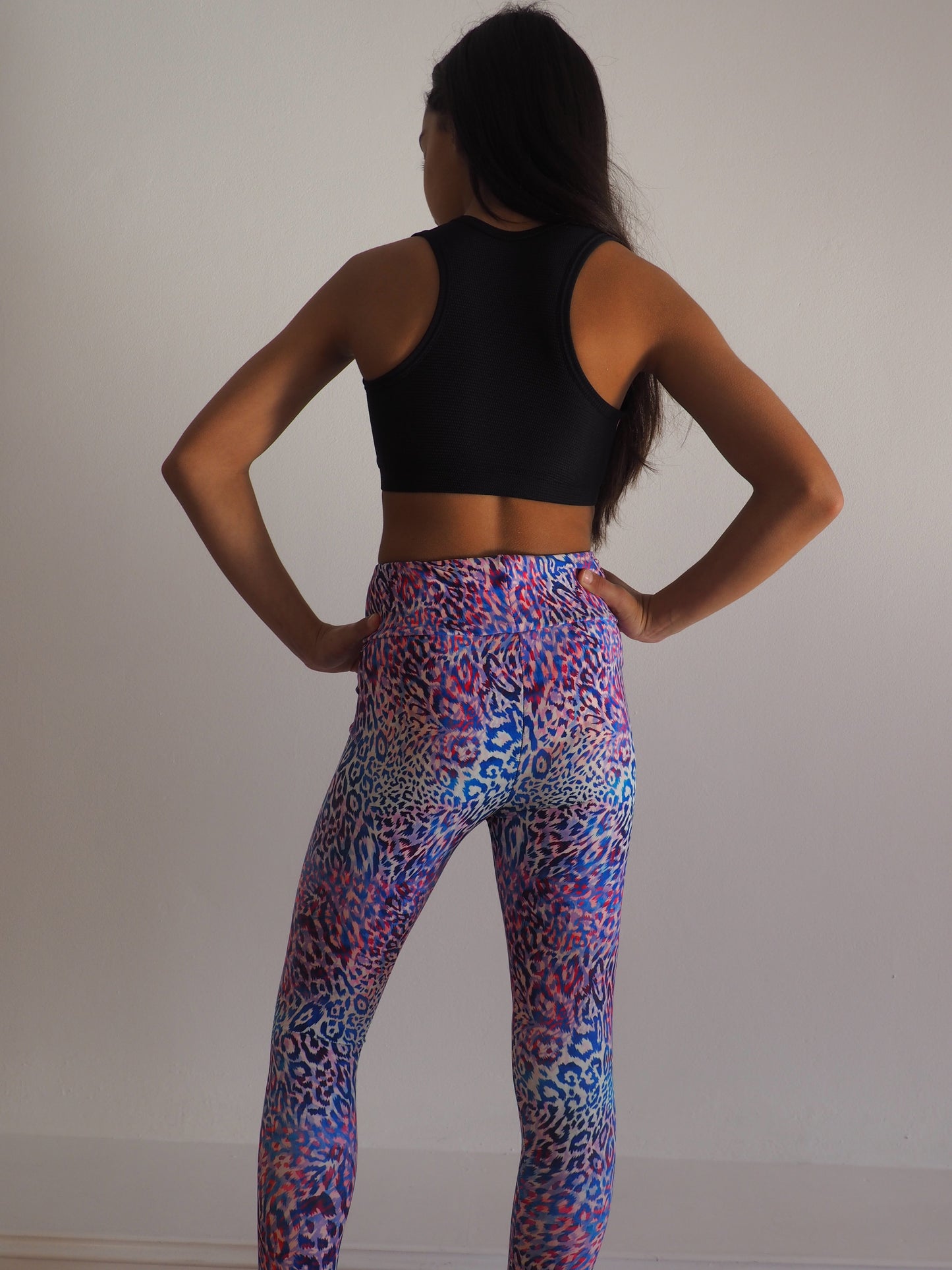 Gerry Can Kids Active - NEON LEOPARD WILD KID COMPRESSION MESH CROP - GERRY CAN