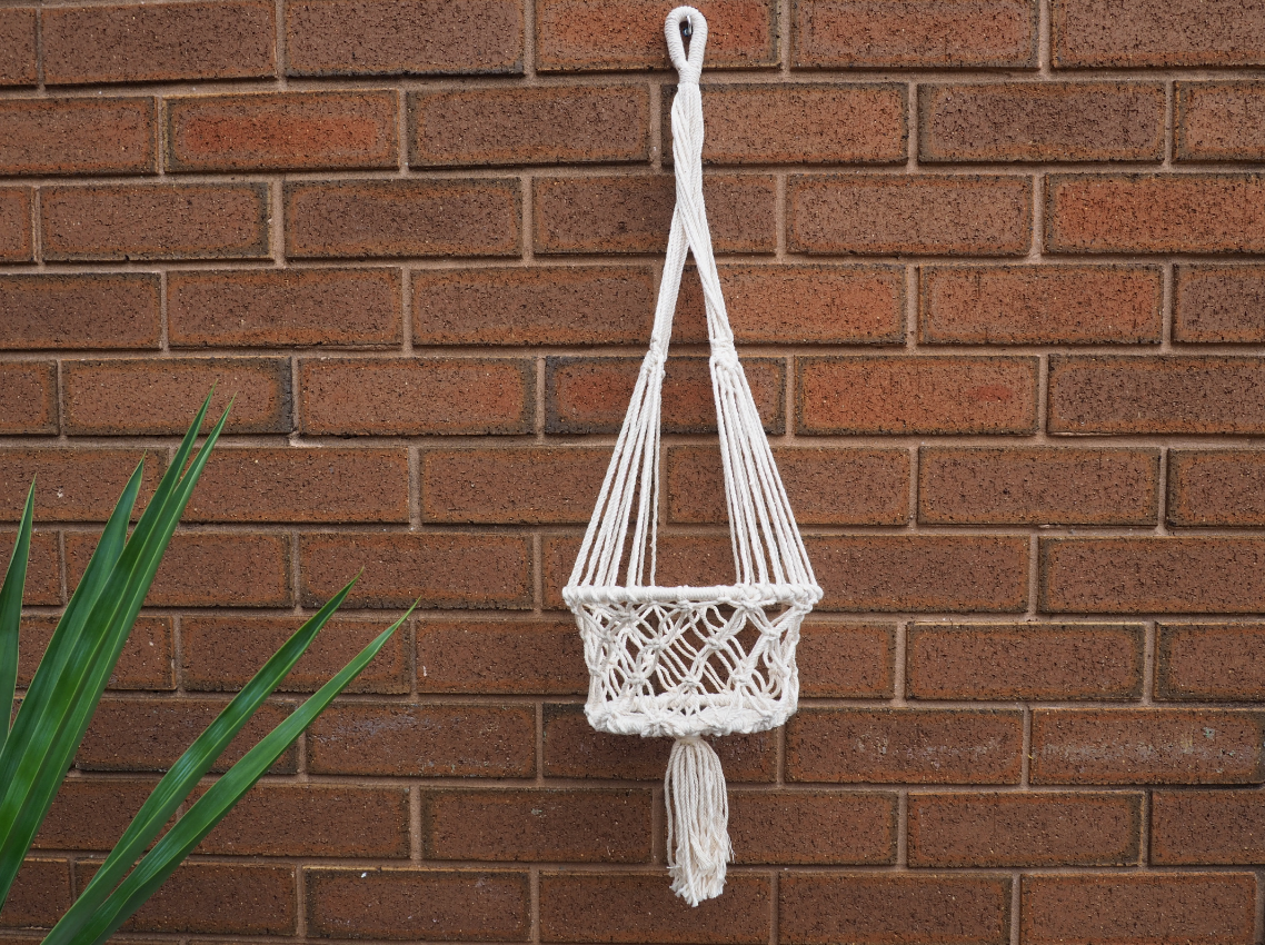 CREAM MACRAME PLANT HANGER