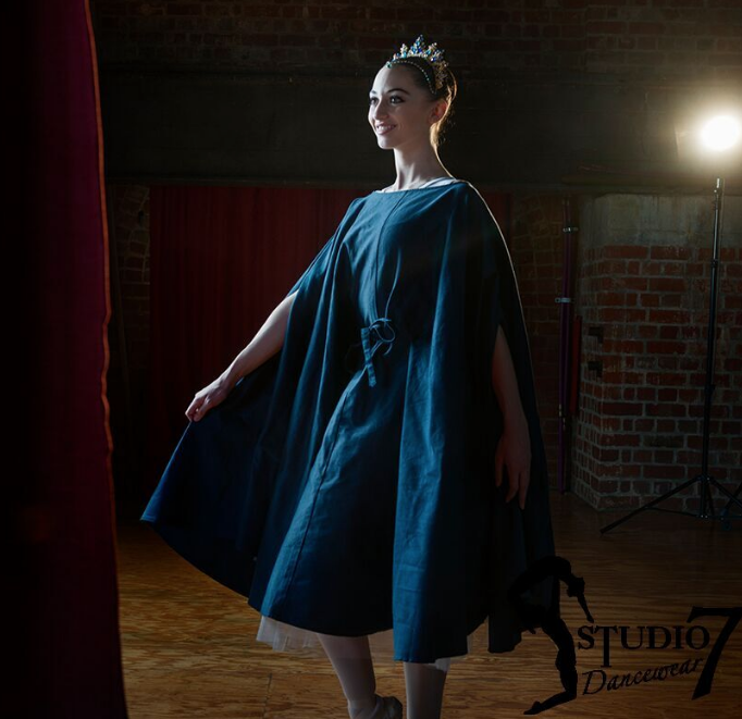 Studio 7 Dancewear / Danzcape Classic - CC01