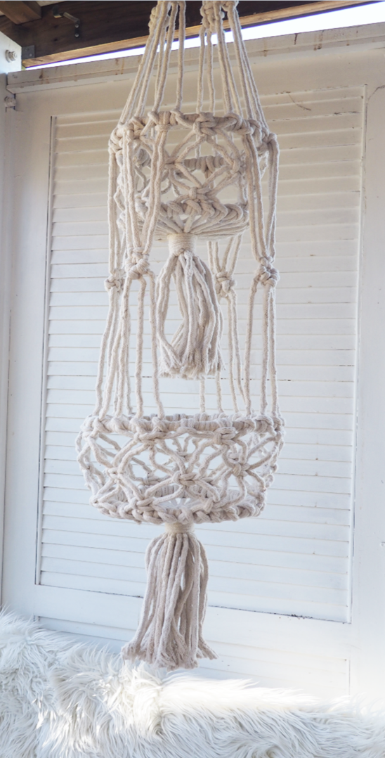 MACRAME POT DOUBLE HANGER.