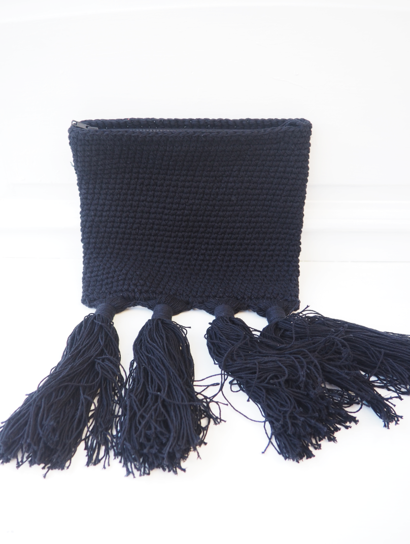 MEGA TASSEL CLUTCH - ORIGINAL MACRAME DESIGN (BLACK)