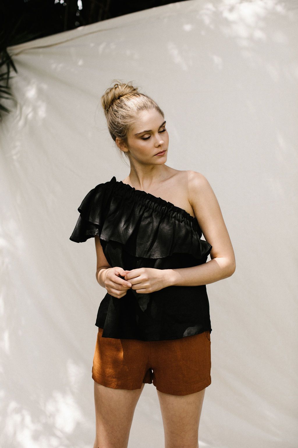 TUSCAN ONE SHOULDER TOP - BLACK