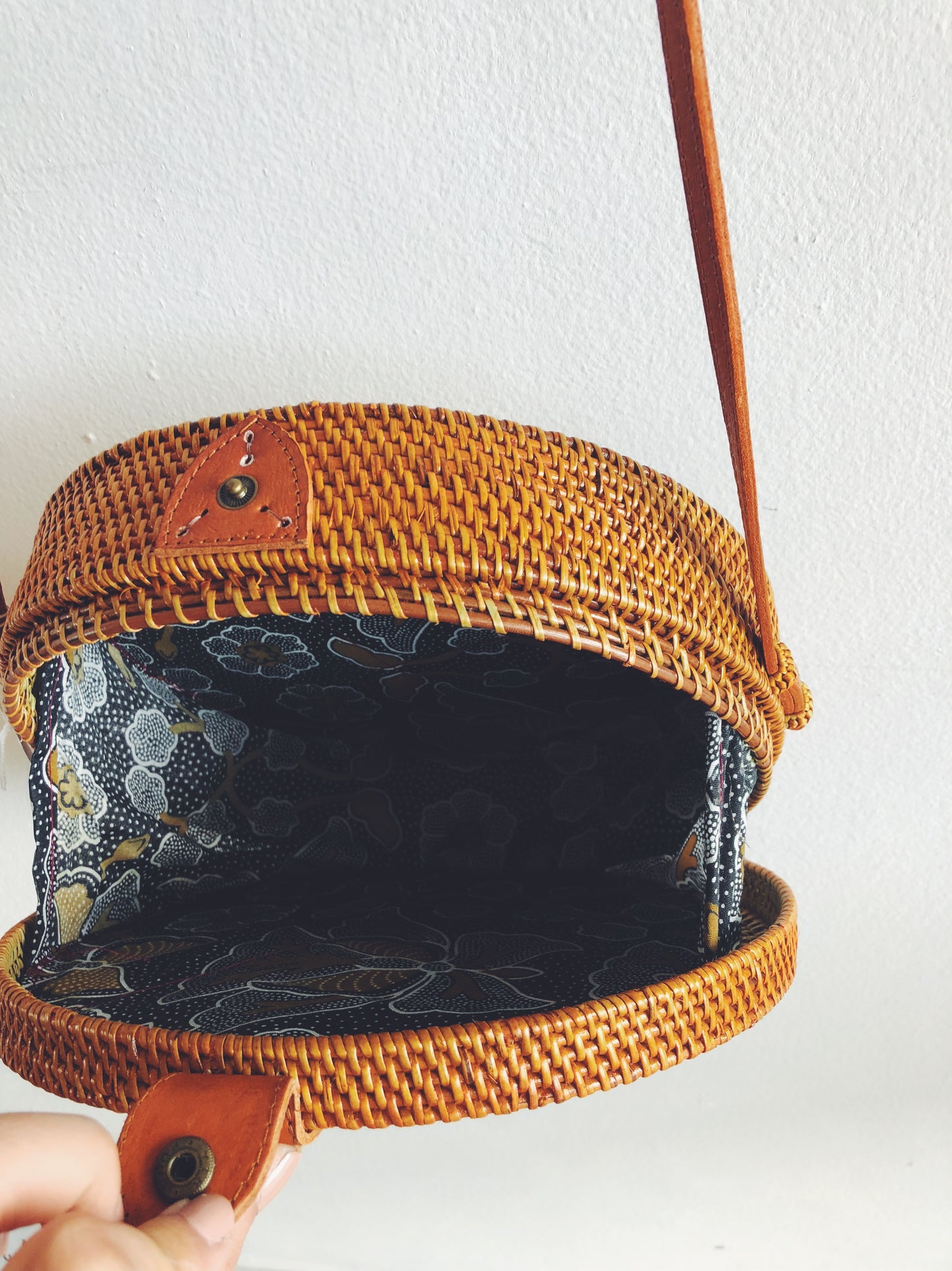 Rattan Roundie Women's Handbag Large.