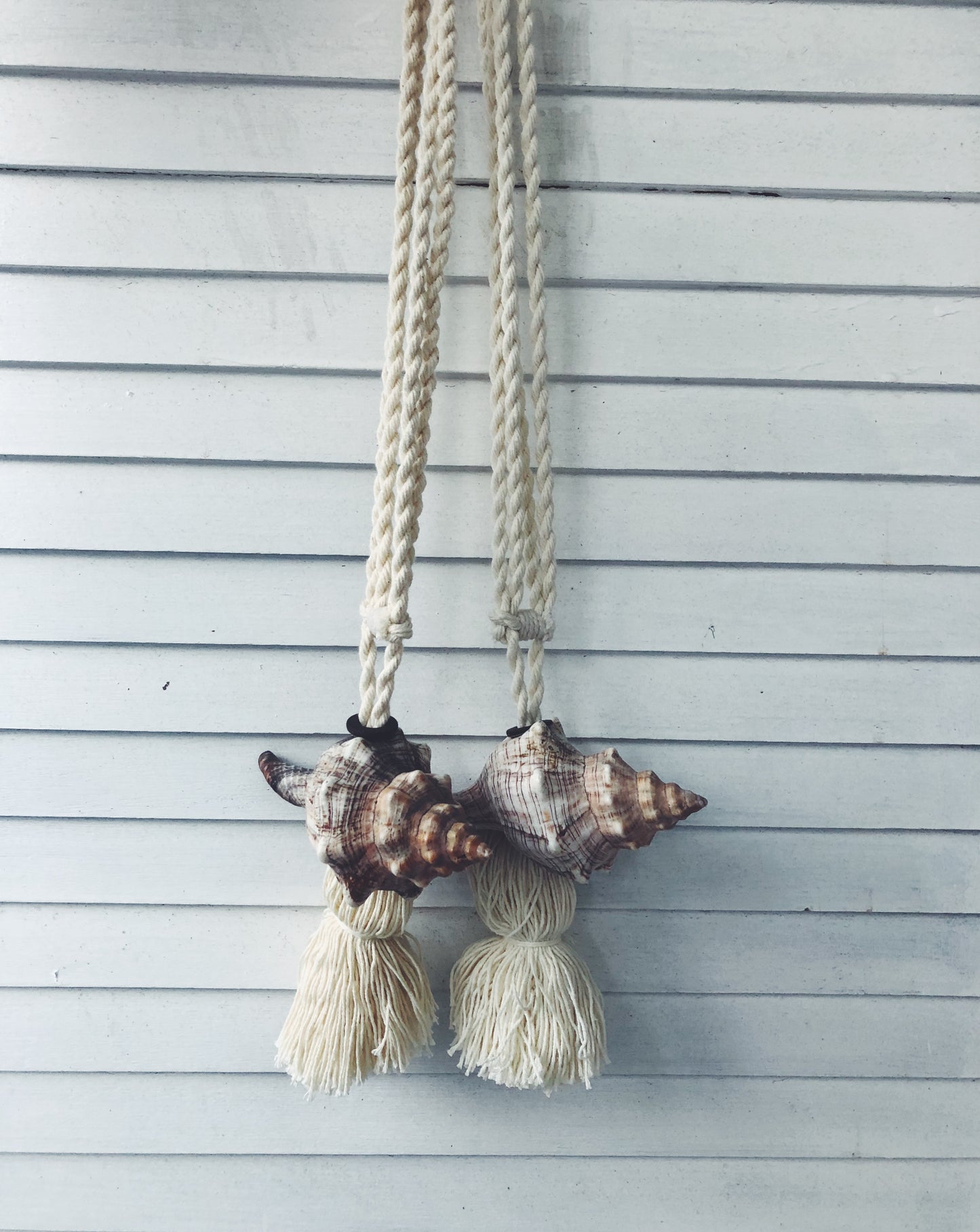 Macrame Twist - KINA shell: Curtain Tie Back