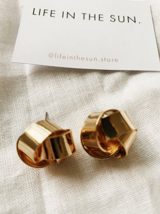 Modern World Round Gold Stud Earrings | By: Life in the sun store