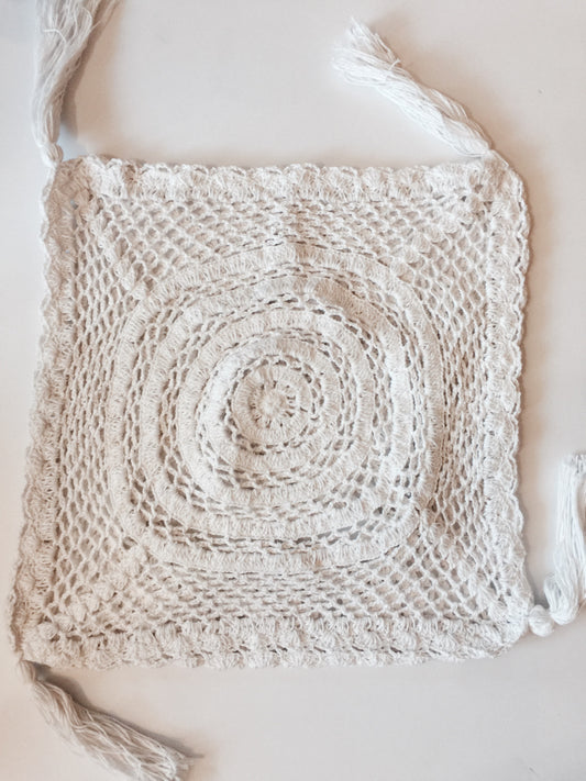 iluca the label: Crochet Tassel Cushion