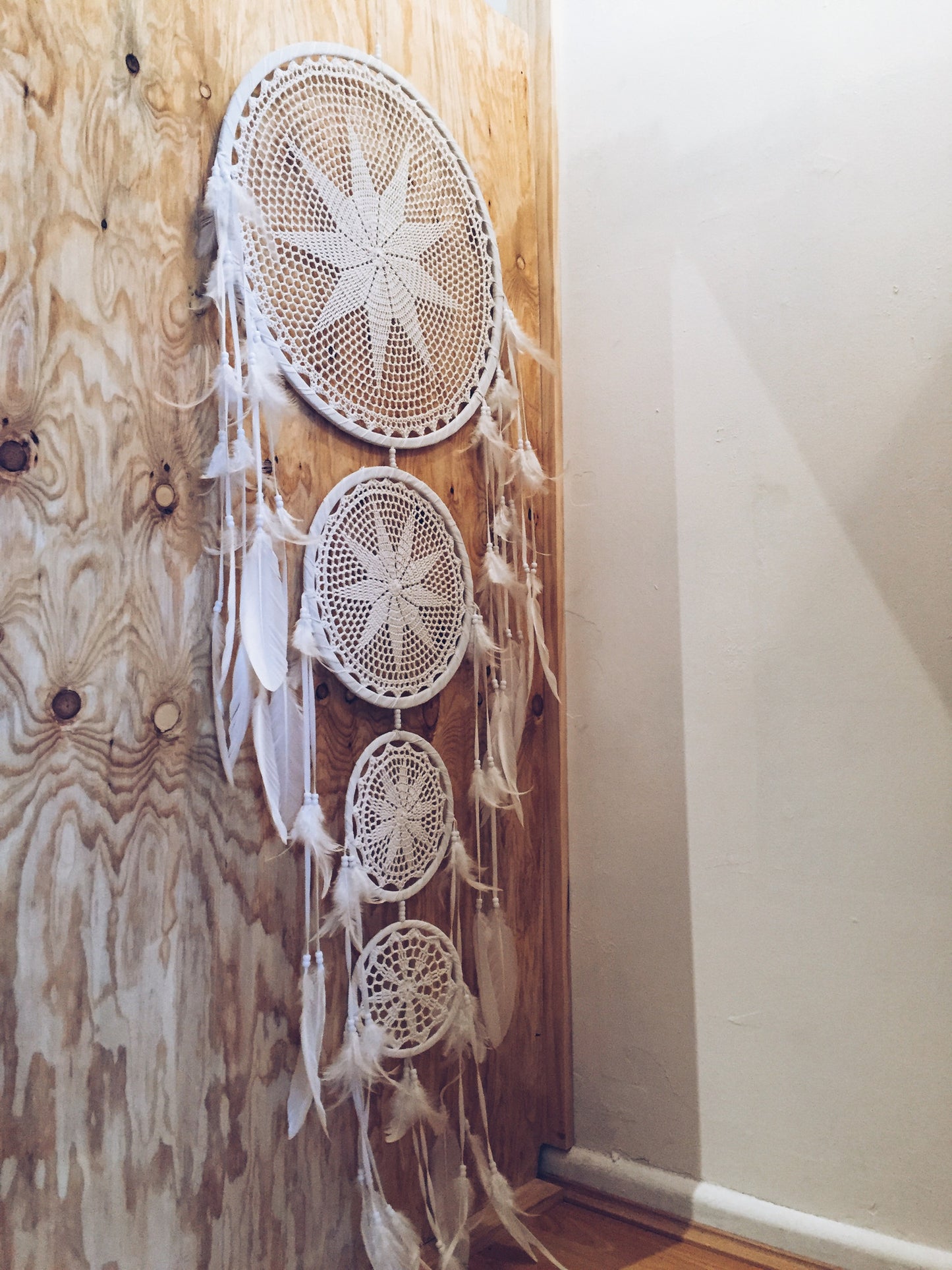 MAXI SIZE FEATHER DREAMCATCHER WALL HANGING