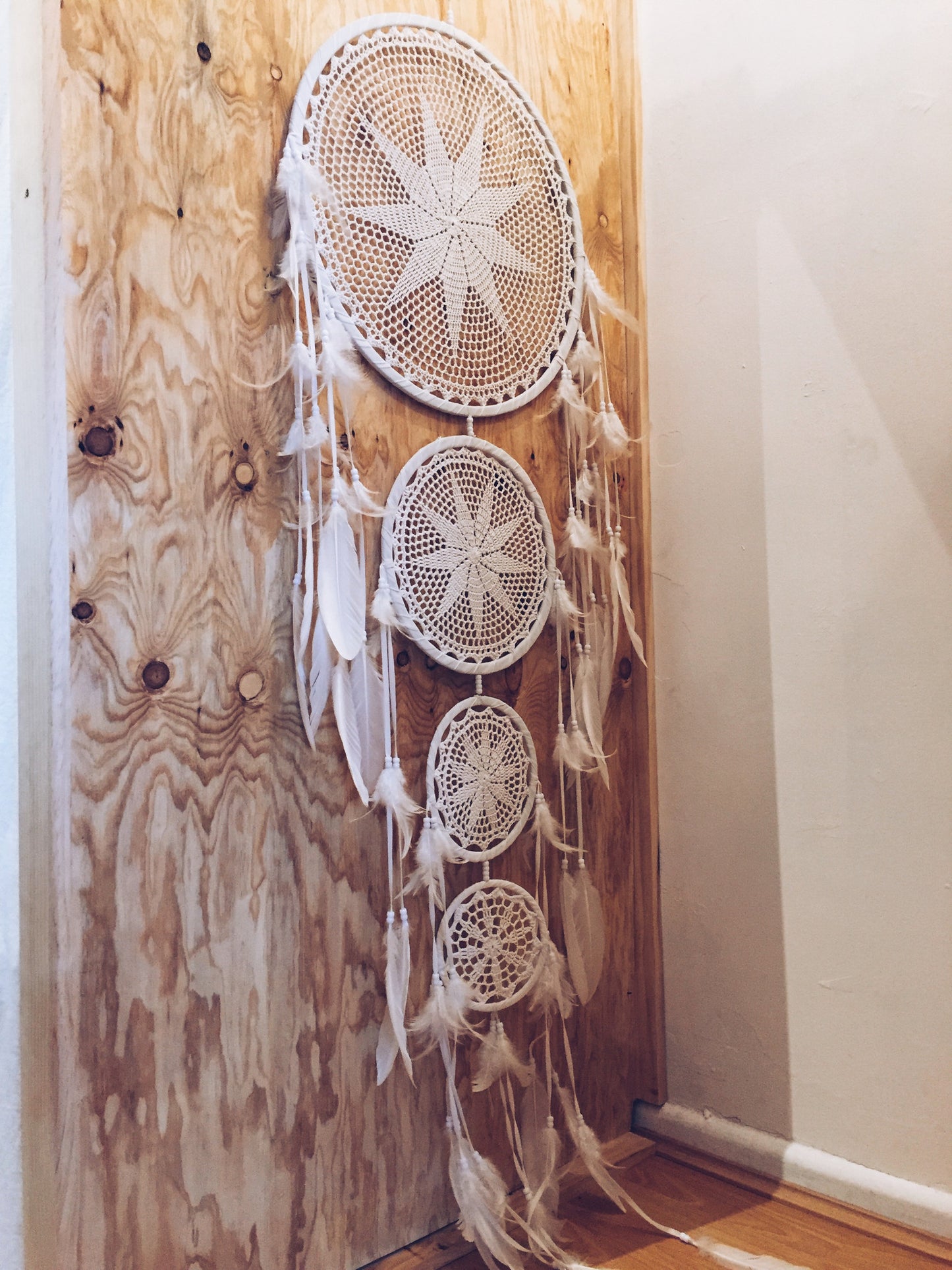 MAXI SIZE FEATHER DREAMCATCHER WALL HANGING