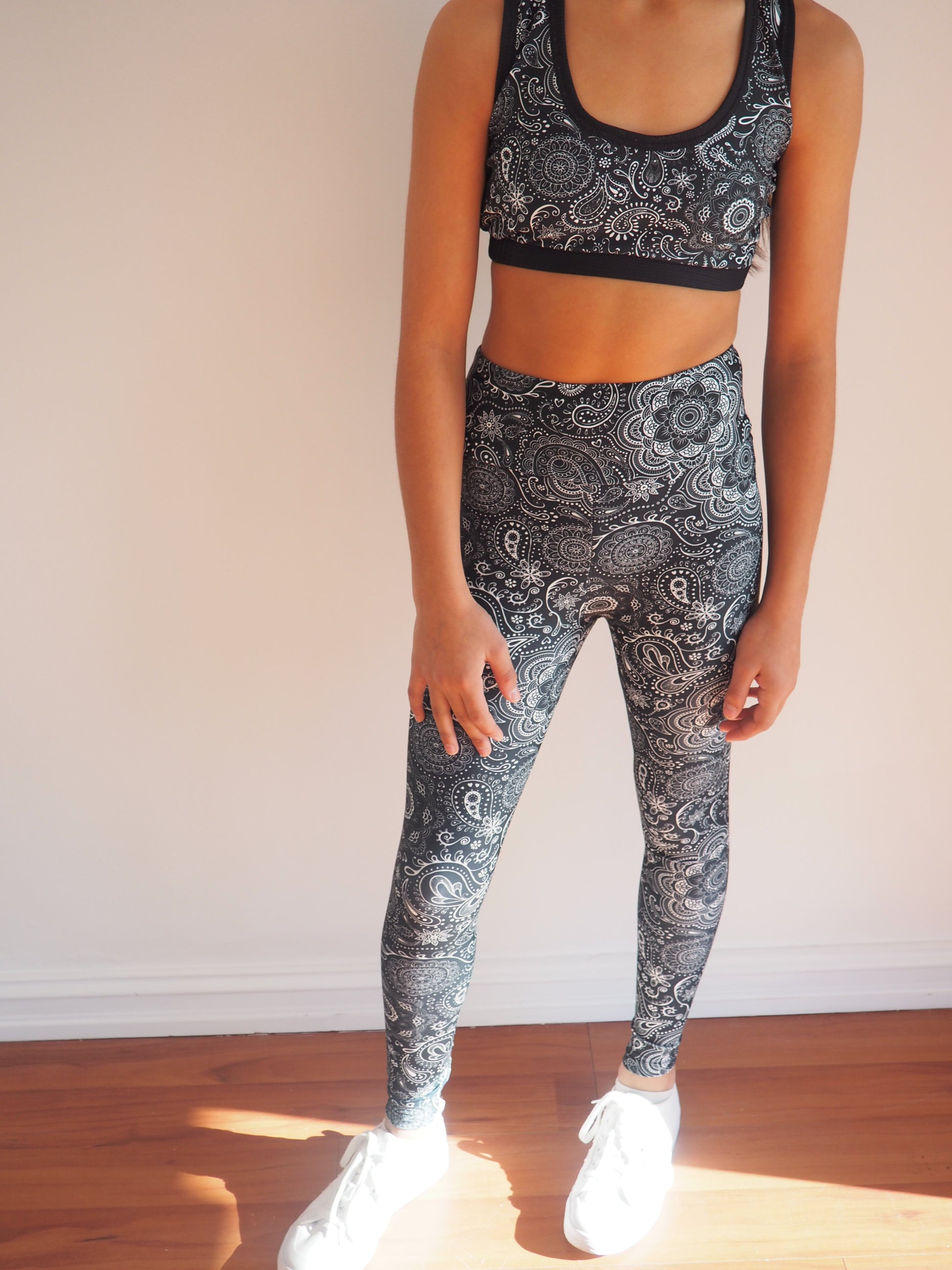 MONOCHROME PAISLEY  BLACK AND WHITE PRINT COMPRESSION FULL LENGTH TIGHTS - GERRY CAN 