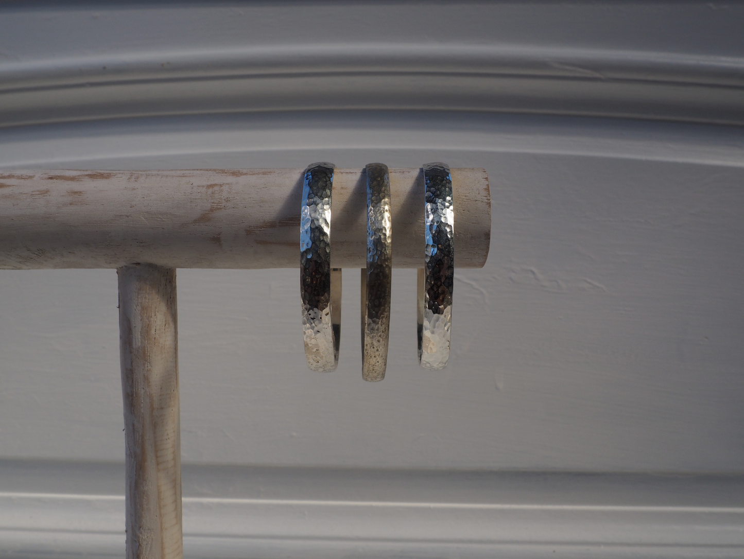 HAMMERED SILVER BRACELET
