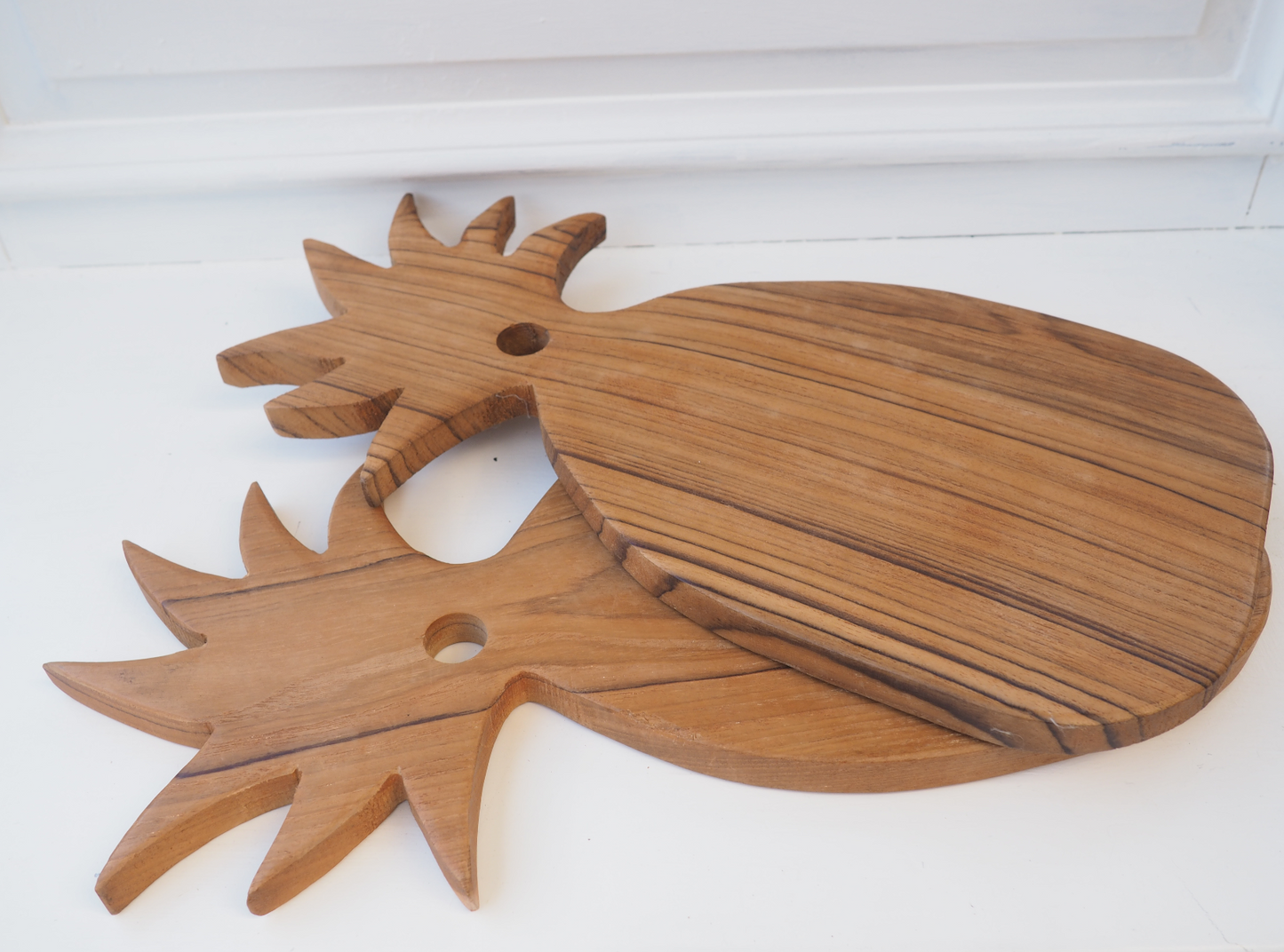 PINEAPPLE MANGO WOOD SERVING BOARD